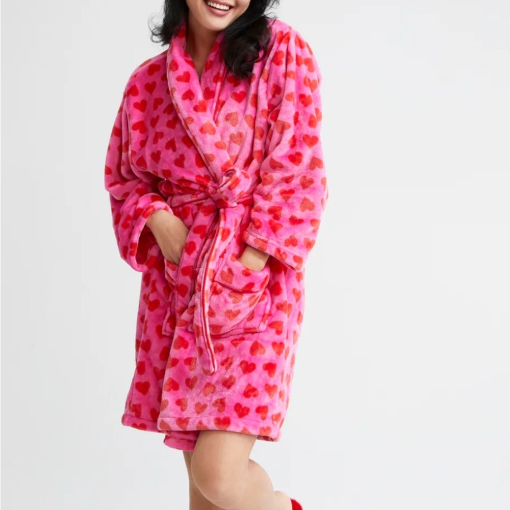 Cozy Pink Heart Patterned Women's Robe